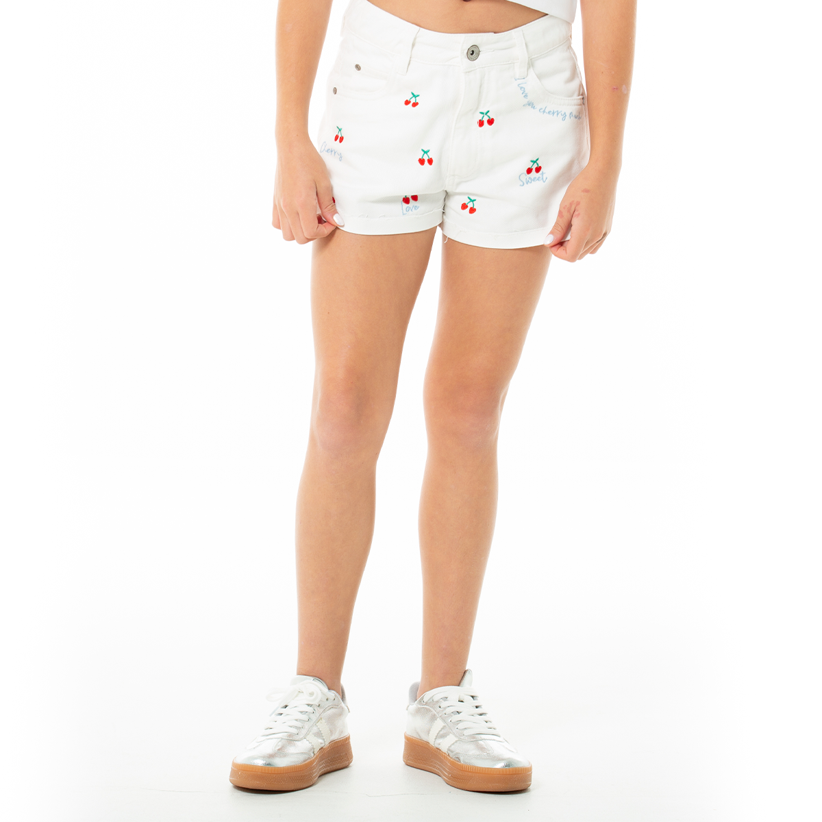SHORT PARA NIÑAS CON CEREZAS BORDADAS