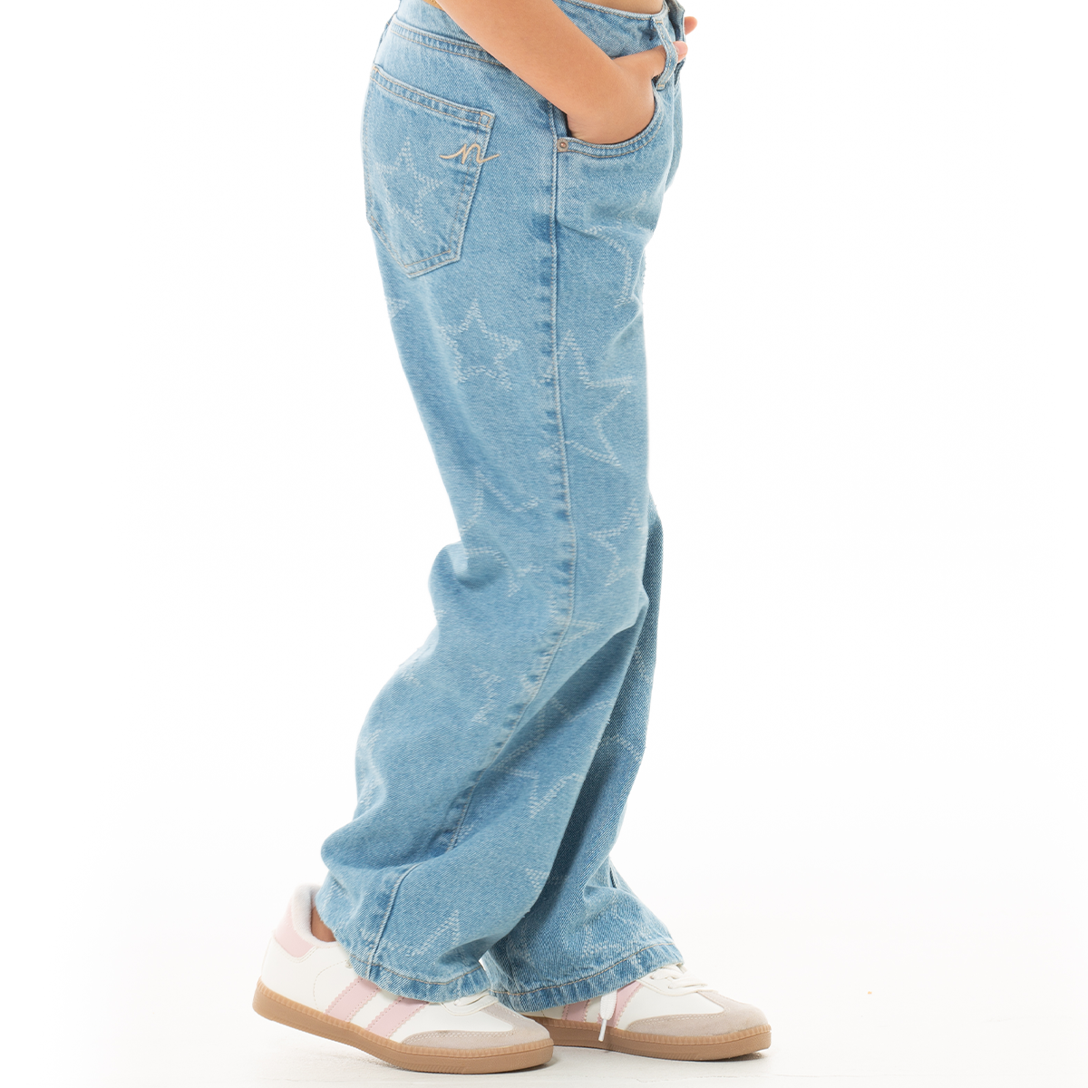 JEAN PARA NIÑAS BOTA RECTA CON ESTRELLAS EFECTO LASER