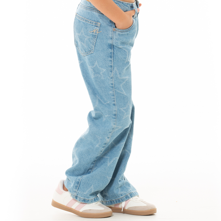 JEAN PARA NIÑAS BOTA RECTA CON ESTRELLAS EFECTO LASER
