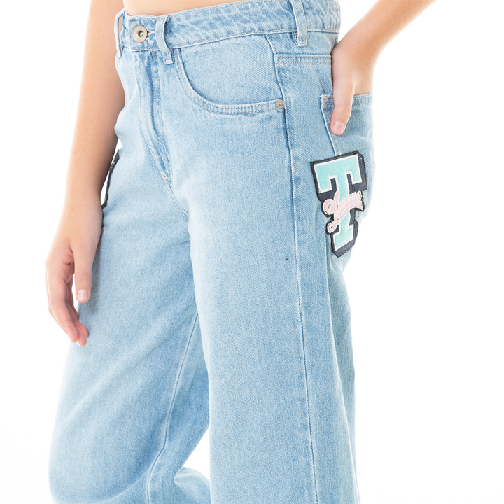 JEAN PARA NIÑAS CON PARCHES BOTA RECTA