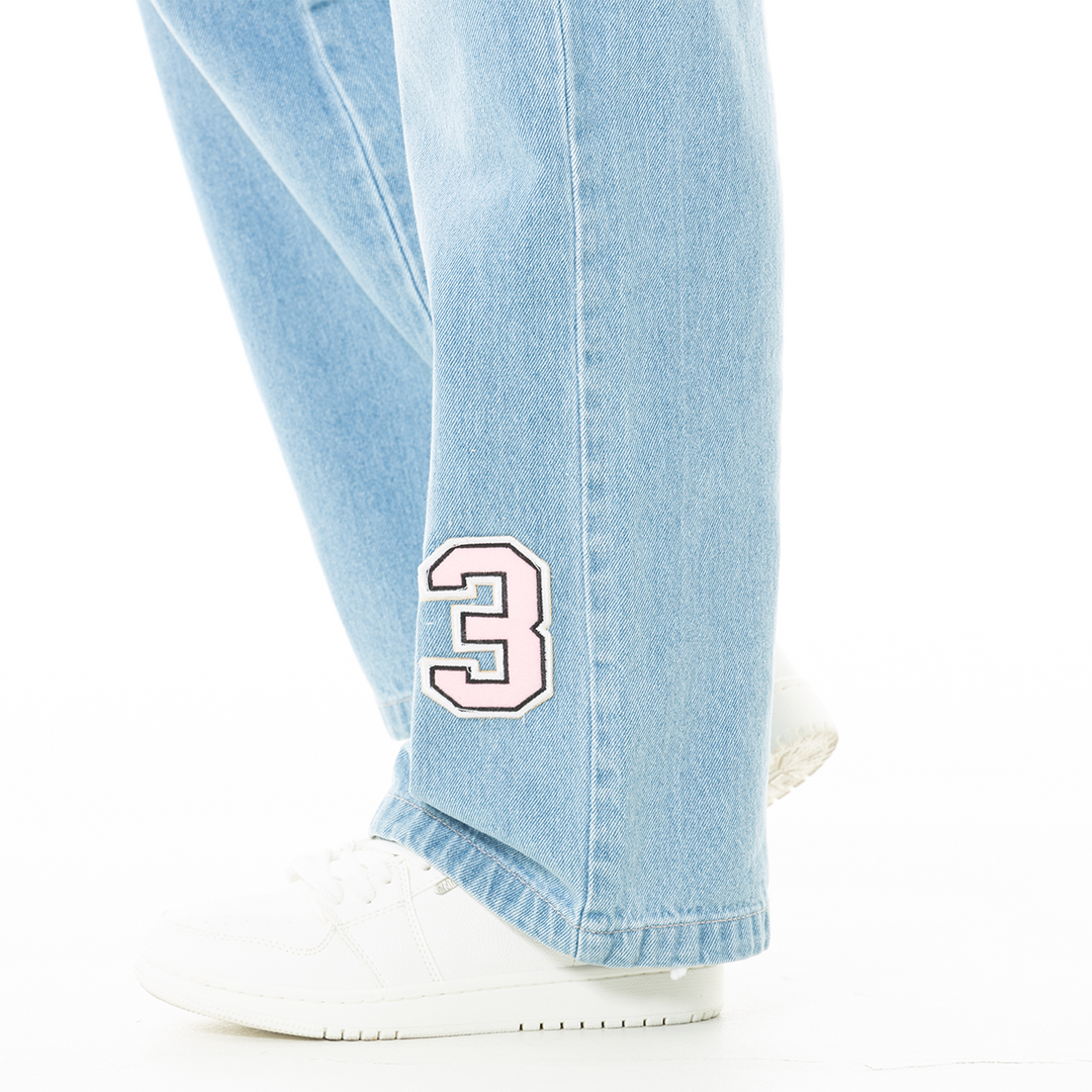 JEAN PARA NIÑAS CON PARCHES BOTA RECTA
