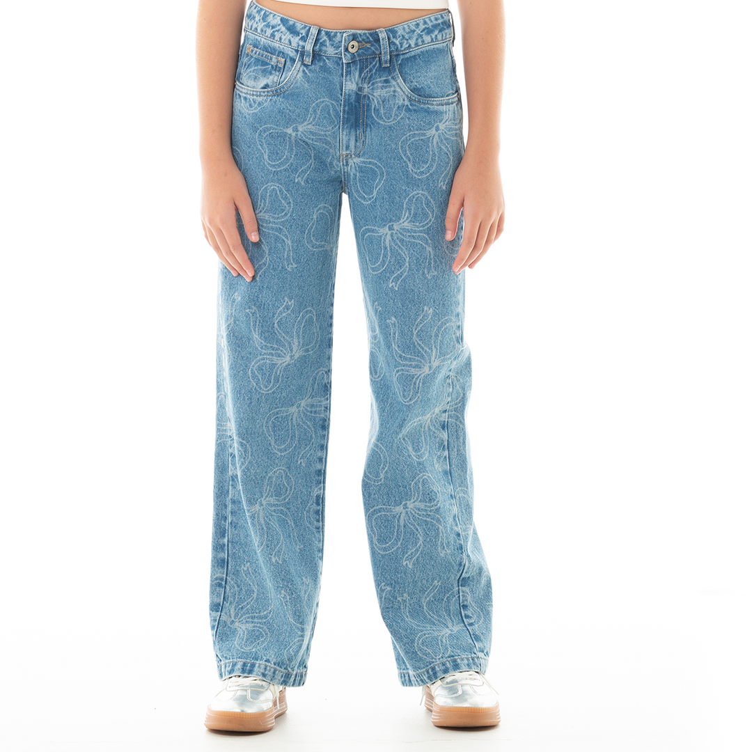 JEAN PARA NIÑAS BOTA RECTA CON ESTAMPADO DE LAZOS