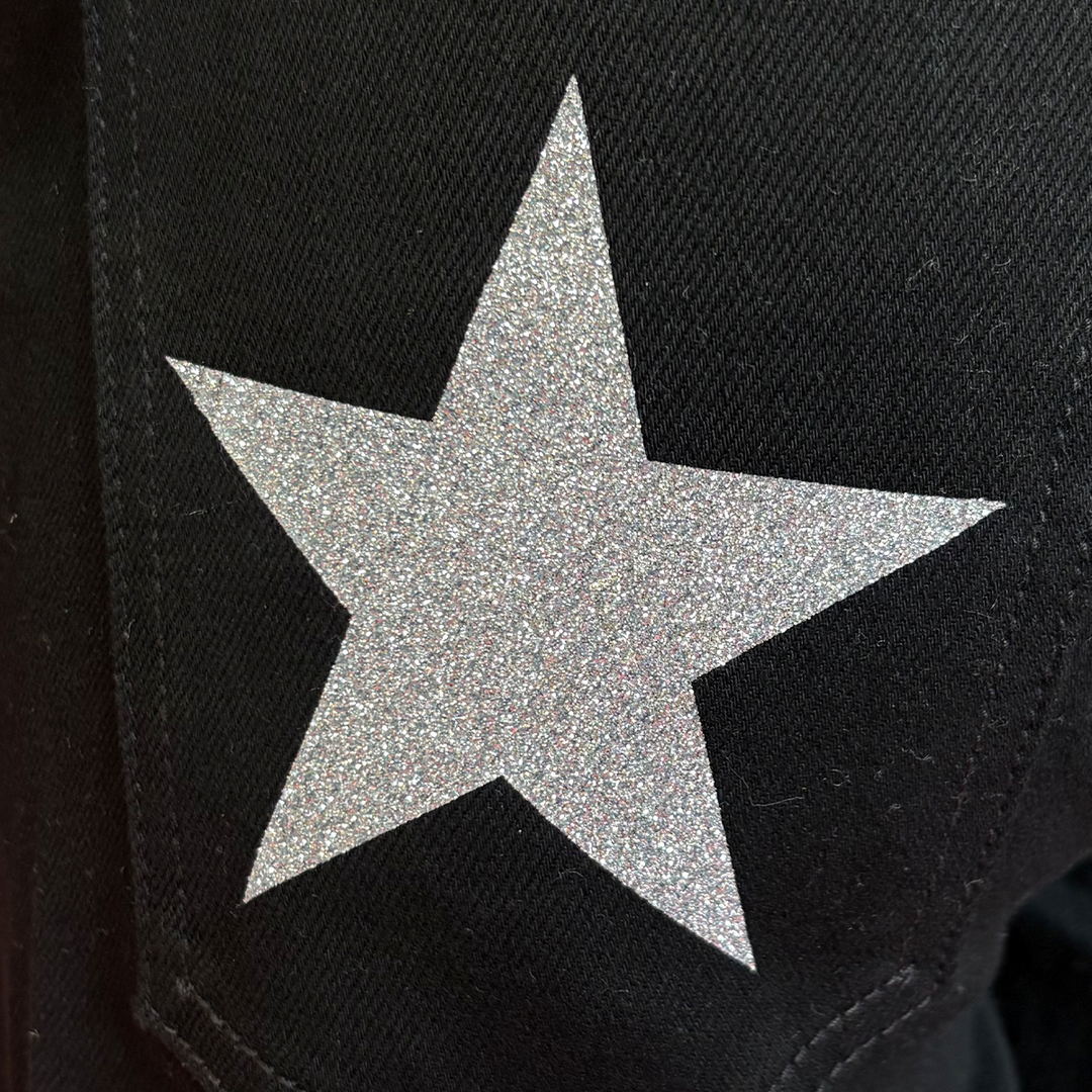JEAN PARA NIÑAS BOTA RECTA CON ESTAMPADO DE ESTRELLAS