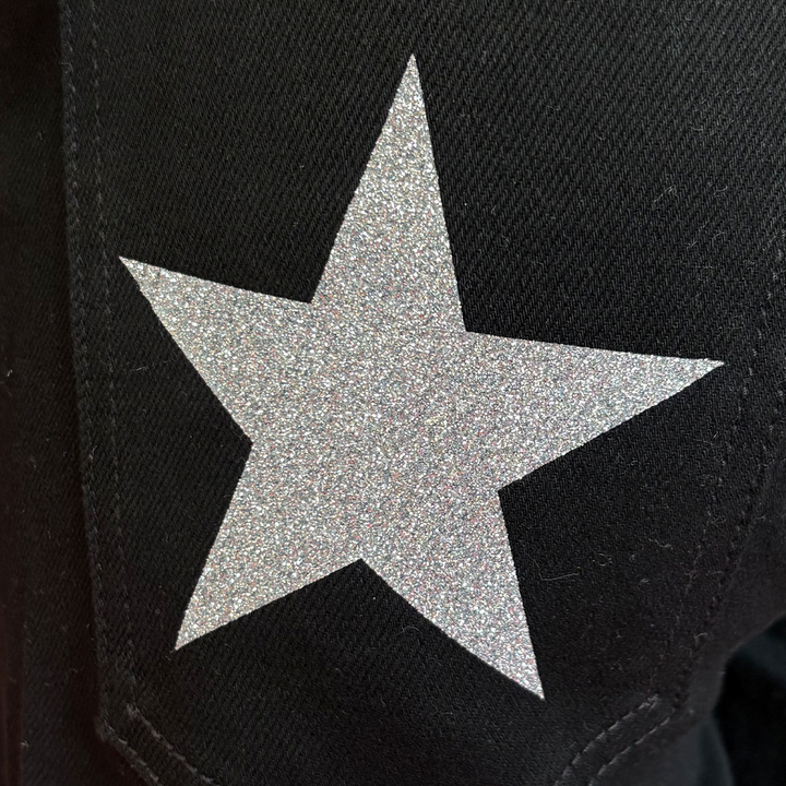 JEAN PARA NIÑAS BOTA RECTA CON ESTAMPADO DE ESTRELLAS