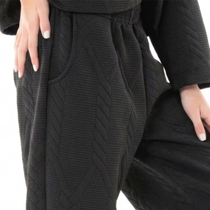 JOGGER PARA NIÑA CON TEXTURA GEOMÉTRICA
