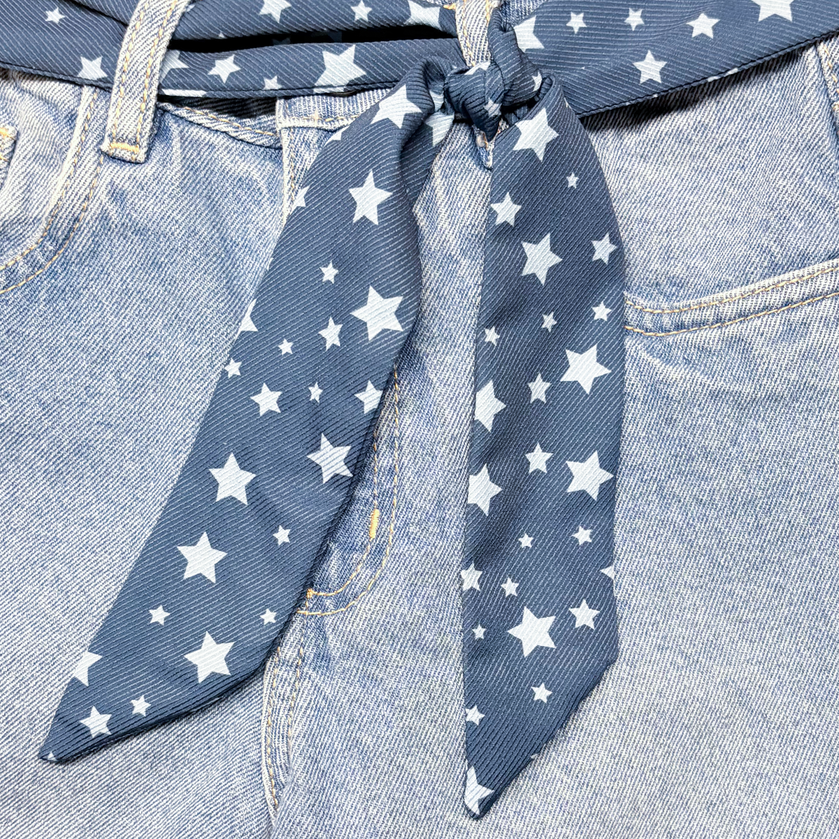 JEAN PARA NIÑAS BOTA RECTA CON CINTURON DE AMARRAR