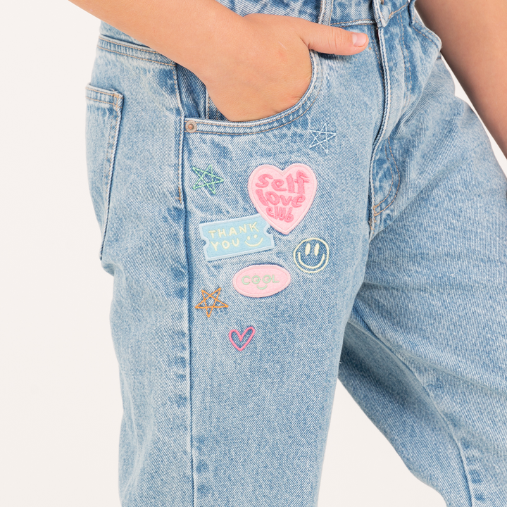 JEAN PARA NIÑAS BORDADO – AZUL CLARO