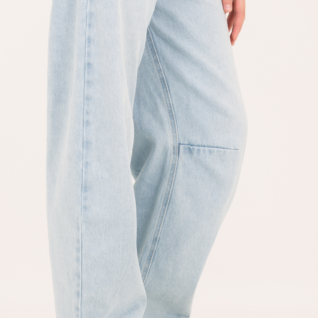 JEAN PARA NIÑAS BOTA RECTA ACABADO MEZCLILLA
