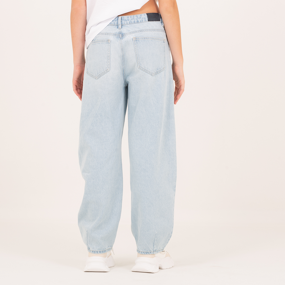 JEAN PARA NIÑAS BOTA RECTA ACABADO MEZCLILLA