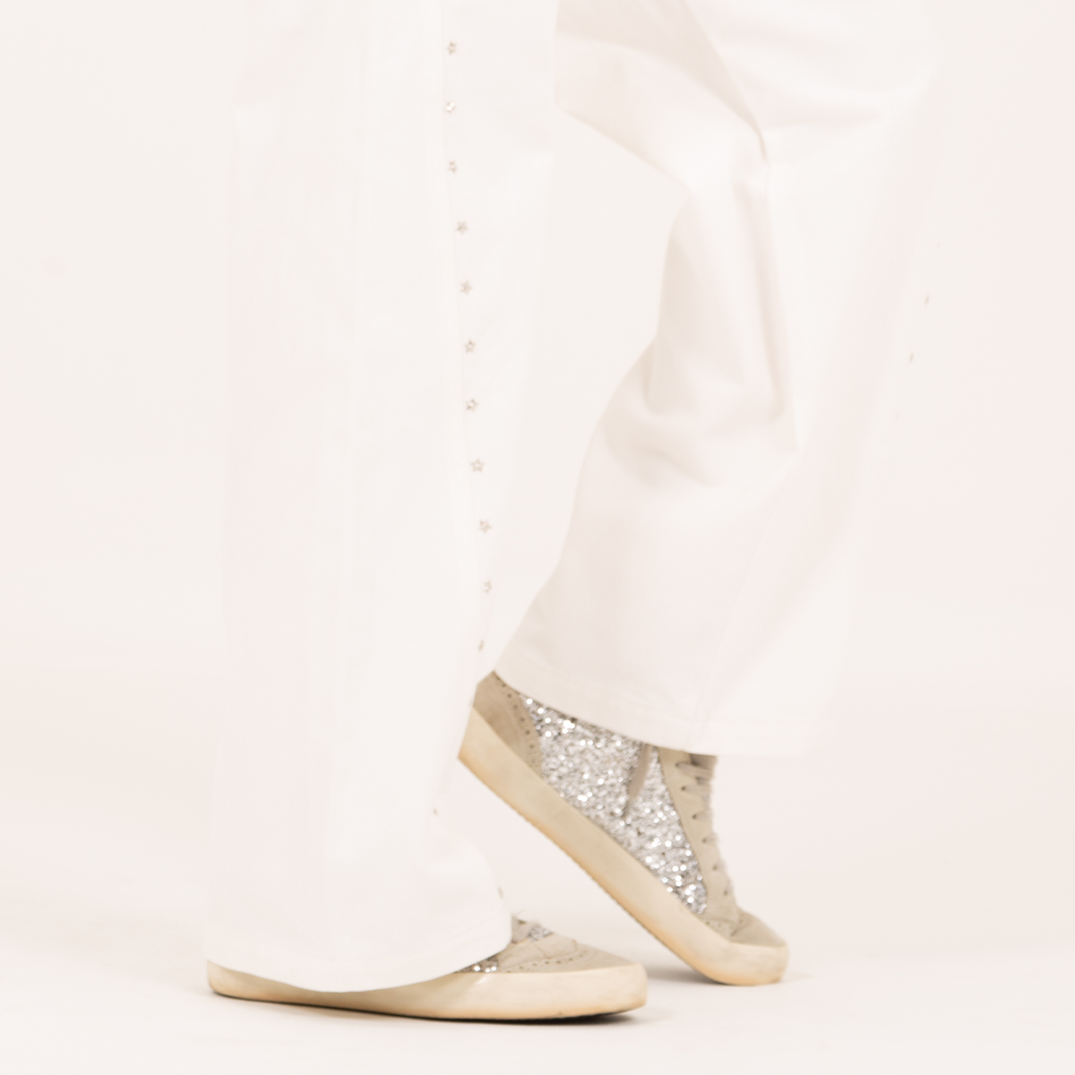 Jean para niñas con taches en forma de estrella - Beige