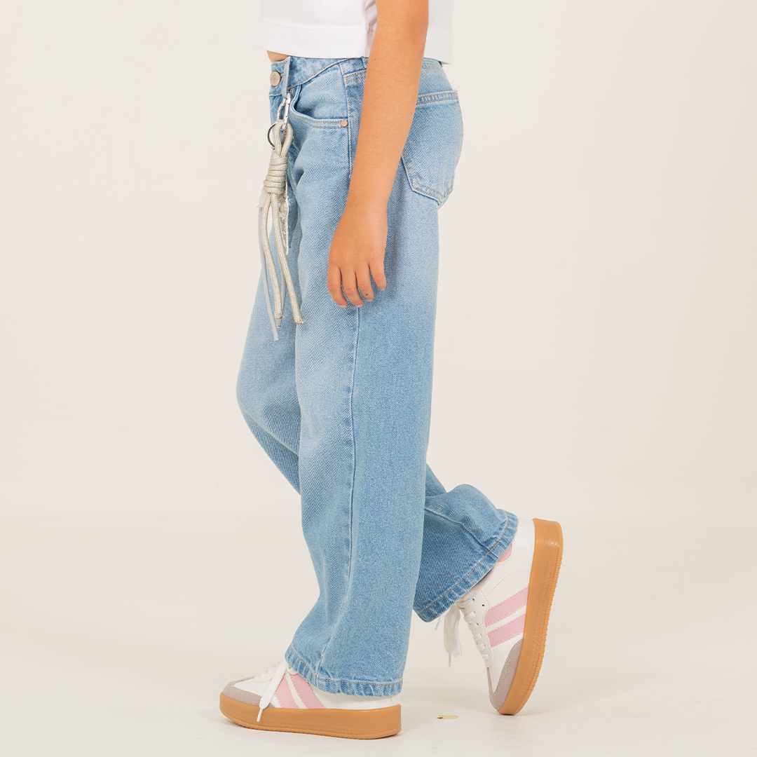 Jean para niñas con accesorio de charm - Azul