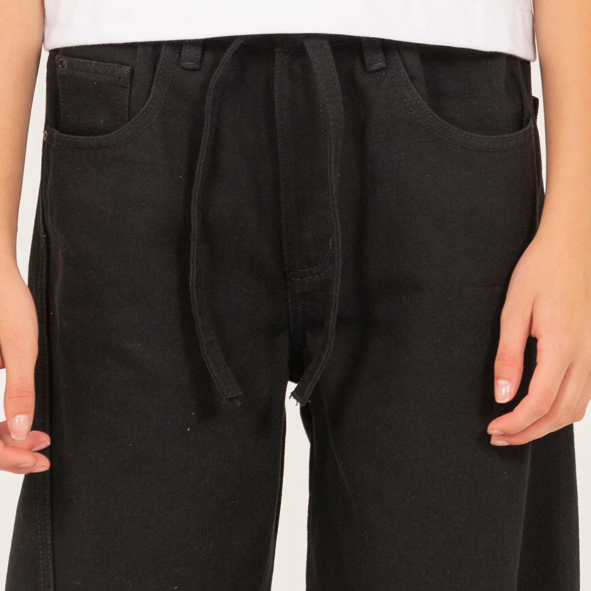 Jean para niñas bota recta con cinturón de amarrar - Negro