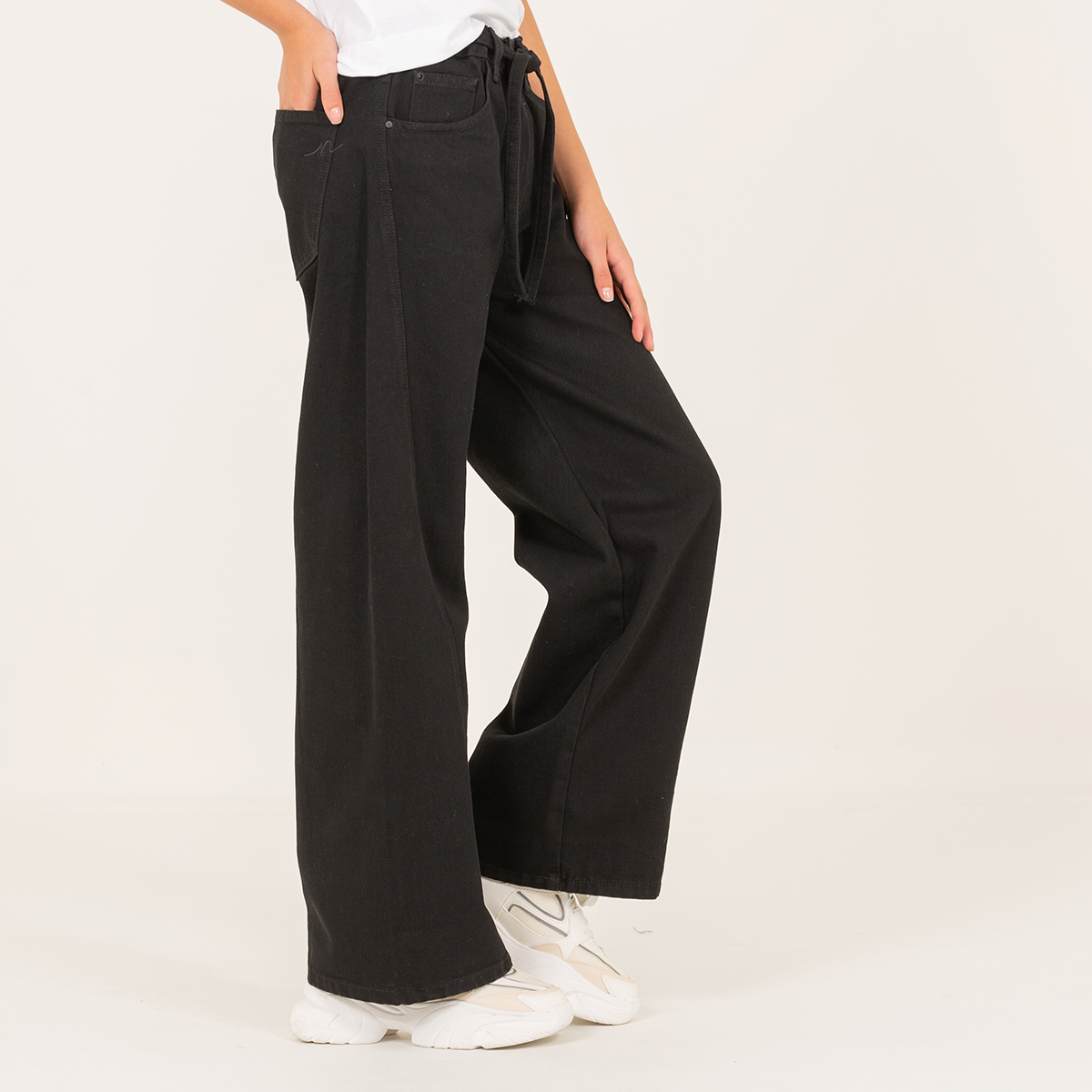 Jean para niñas bota recta con cinturón de amarrar - Negro
