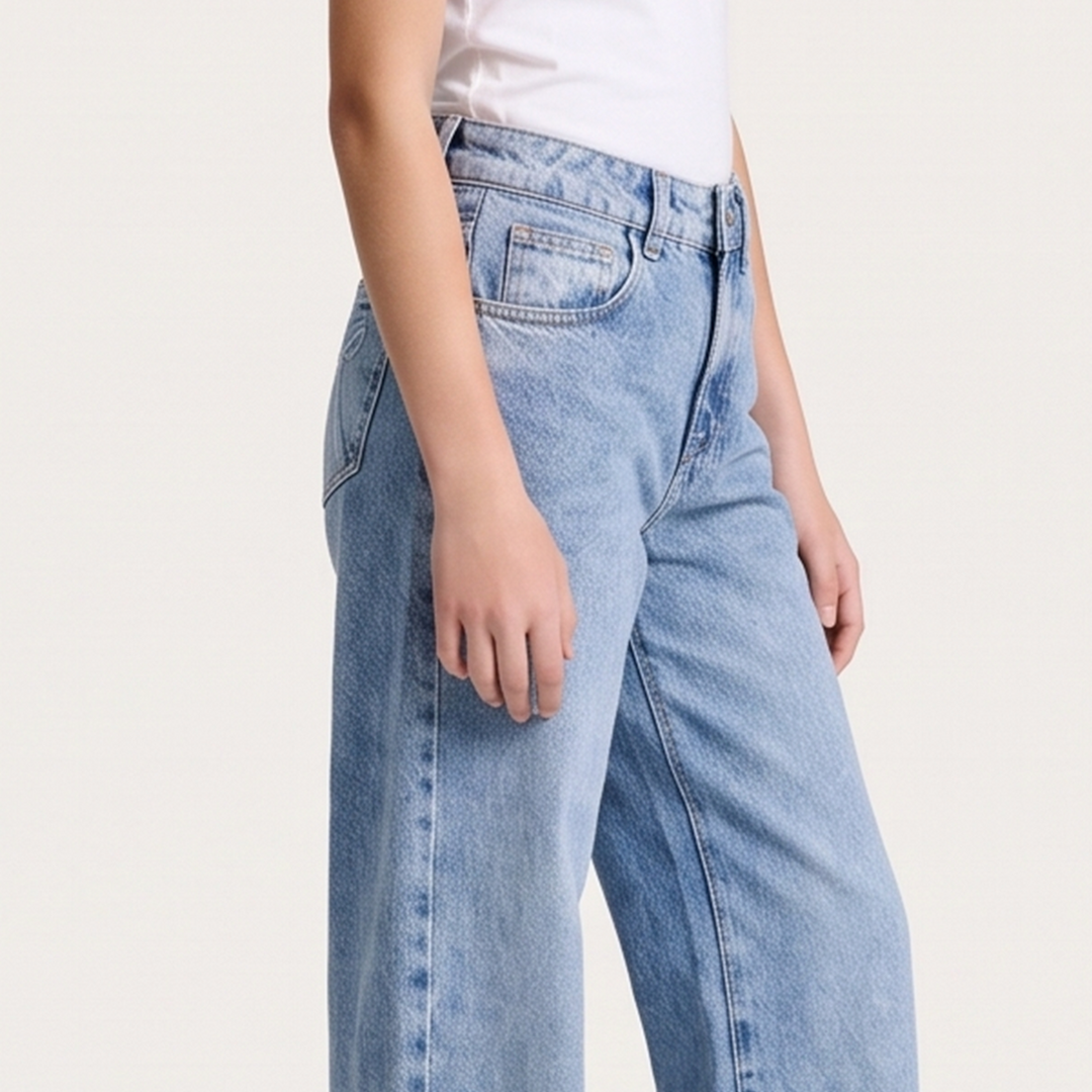 JEAN PARA NIÑAS CON DISEÑO DE MOÑOS BORDADOS