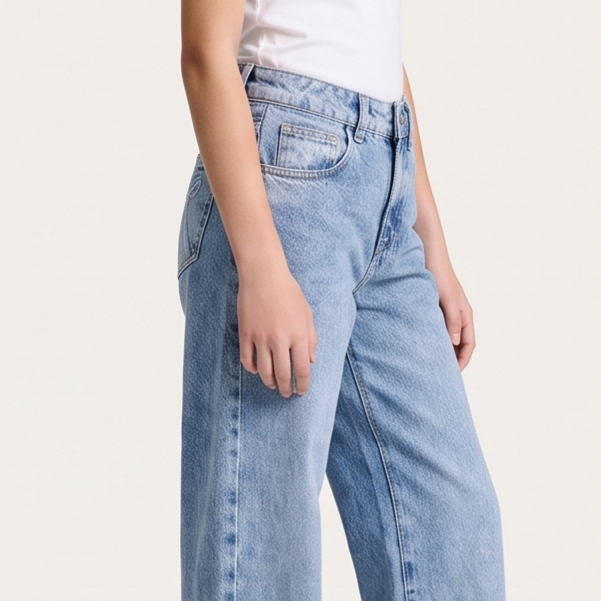 Jean para niñas con diseño de lazo bordado - Azul
