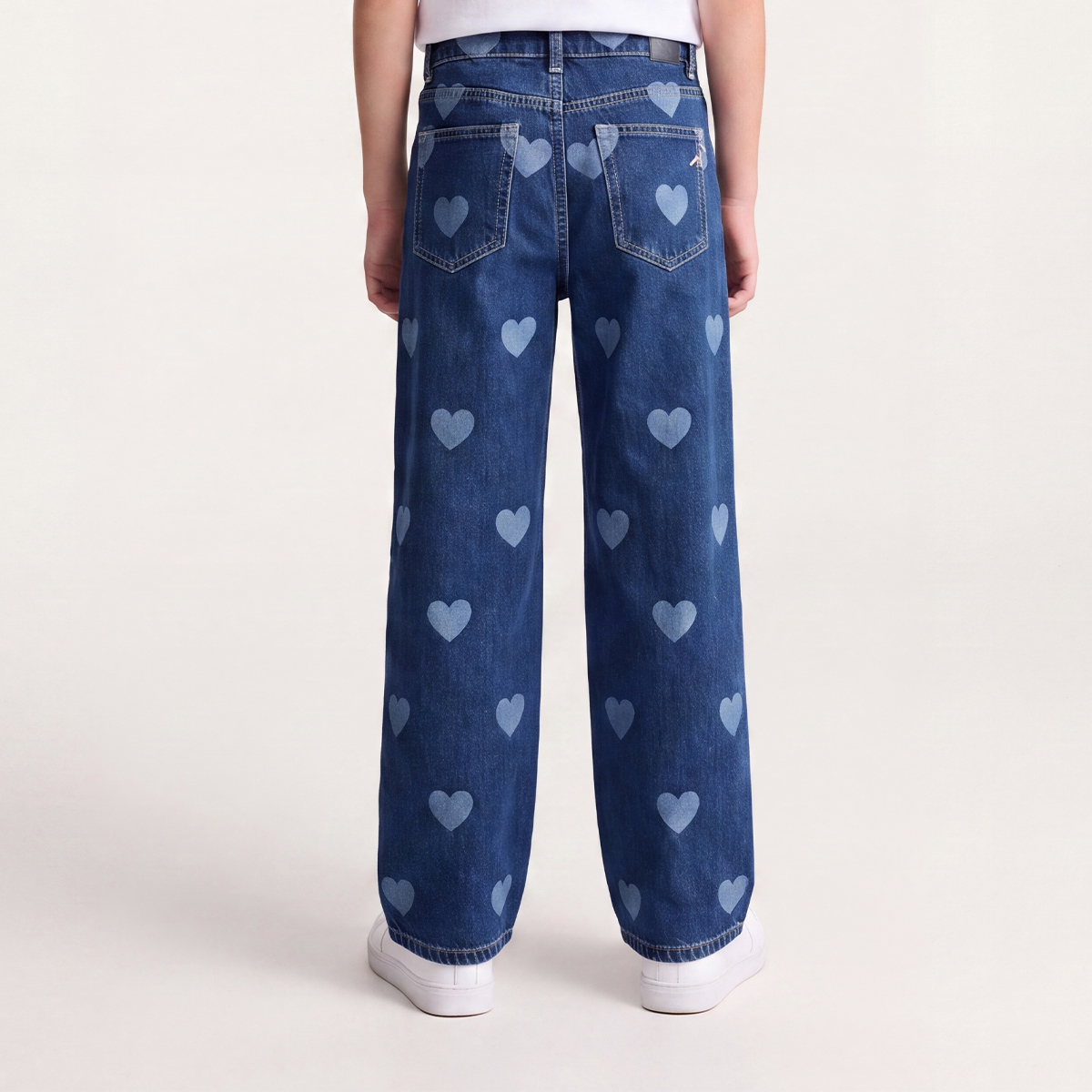 Jean para niñas bota recta con diseño de corazones - Azul