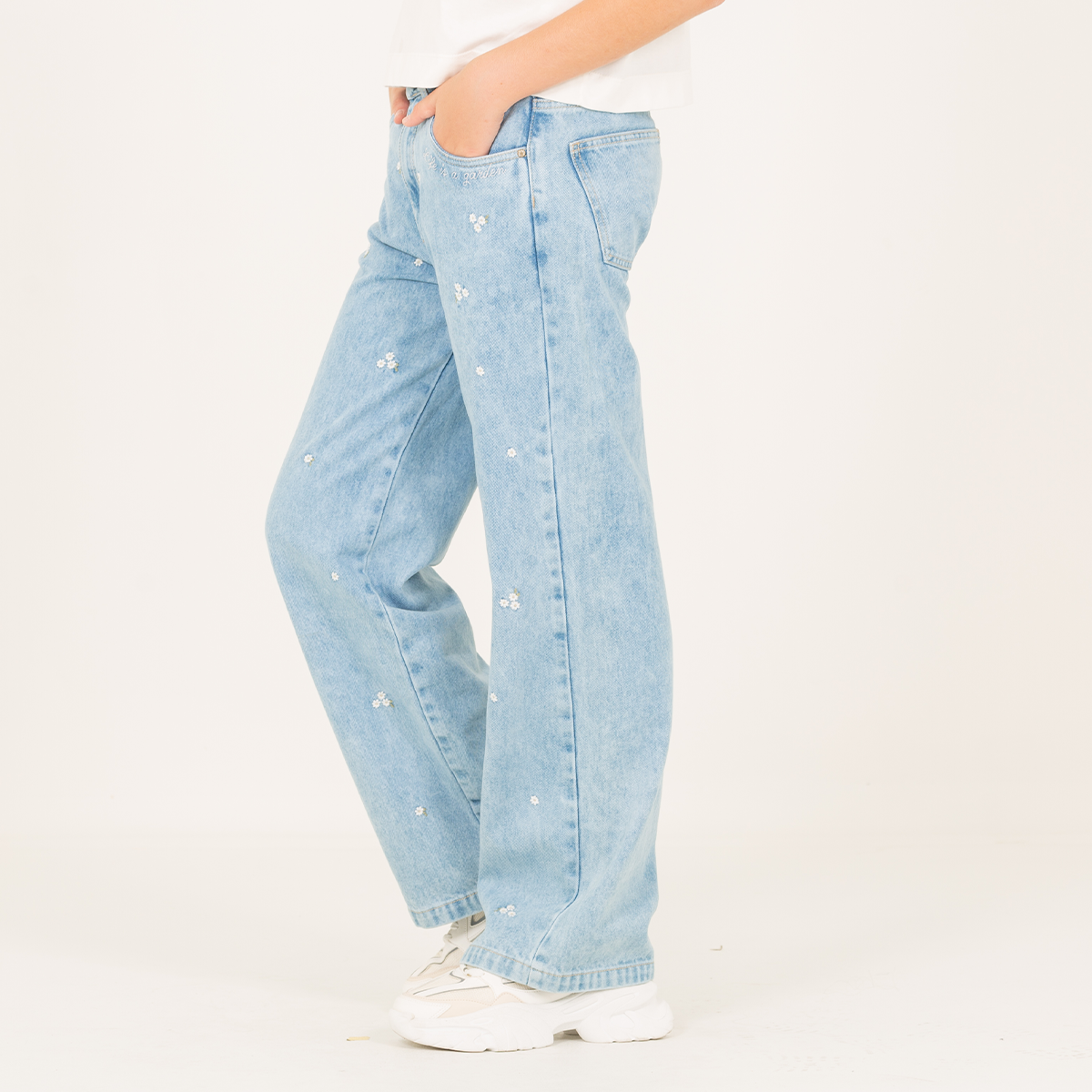 Jean para niñas bota recta con diseños bordados – Azul