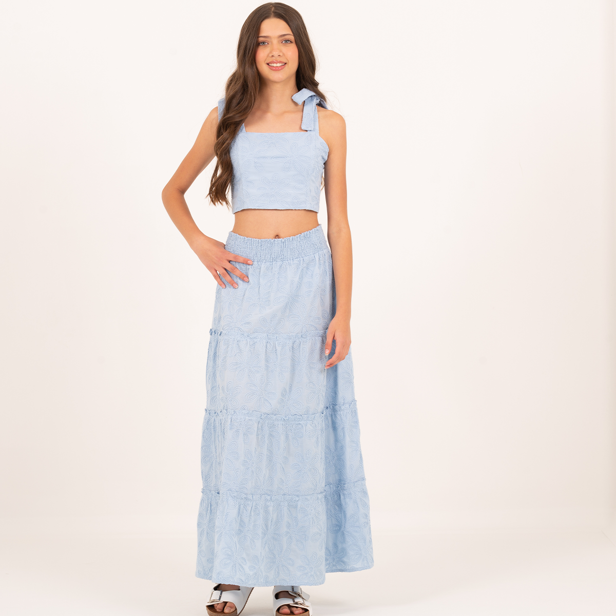 Falda para niñas larga con diseño de ojalillo - Azul claro