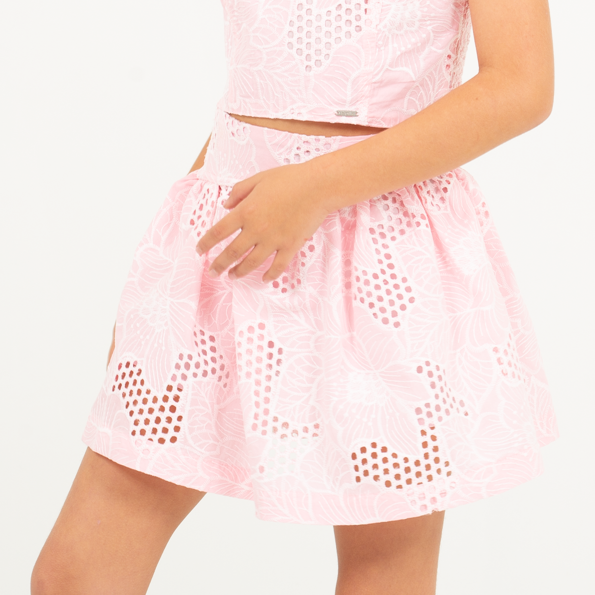 Falda short para niñas en ojalillo - Rosado