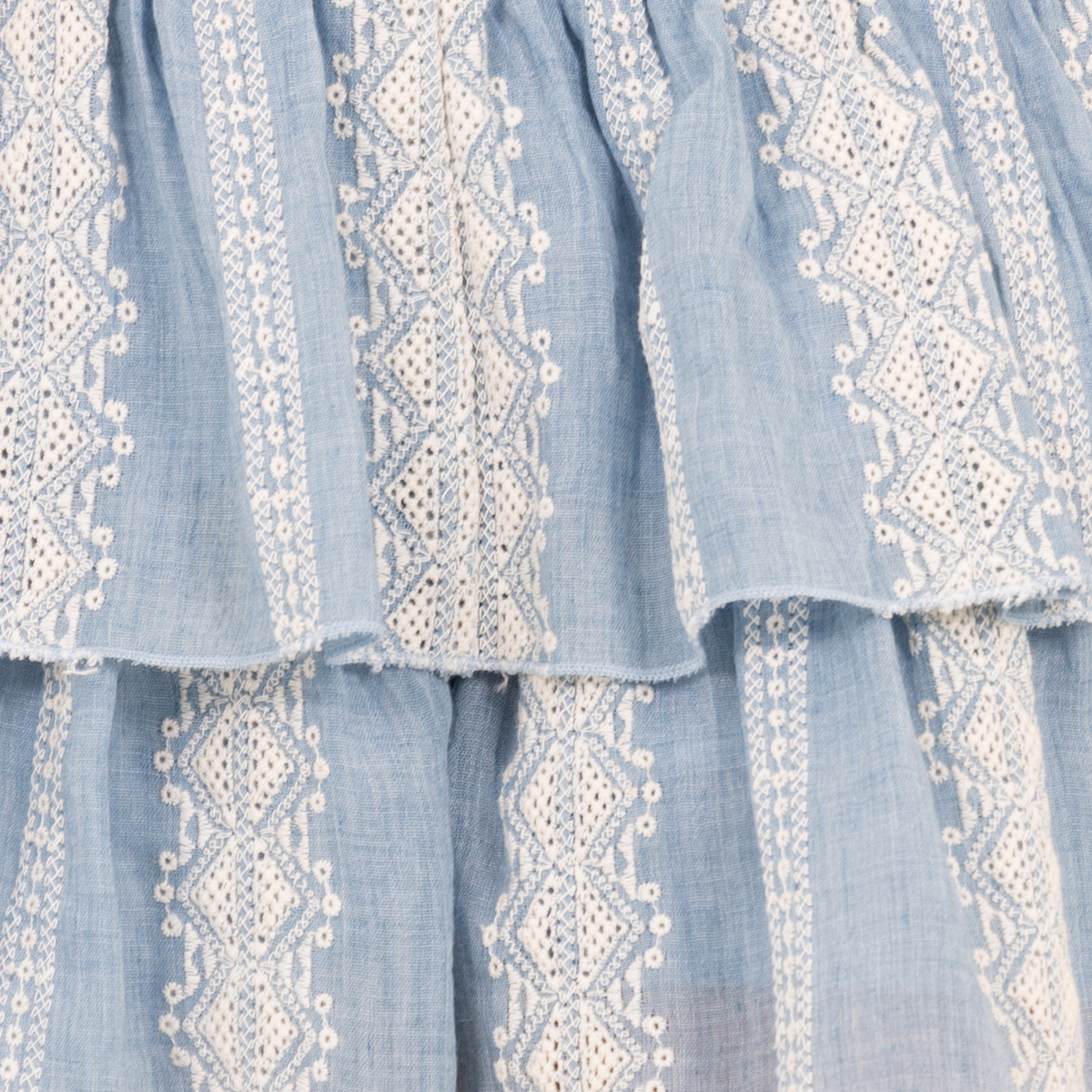FALDA SHORT PARA NIÑAS CON BORDADOS – AZUL CLARO