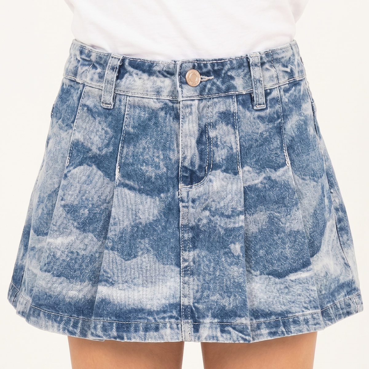 Falda short para niñas en denim con diseño jacquar