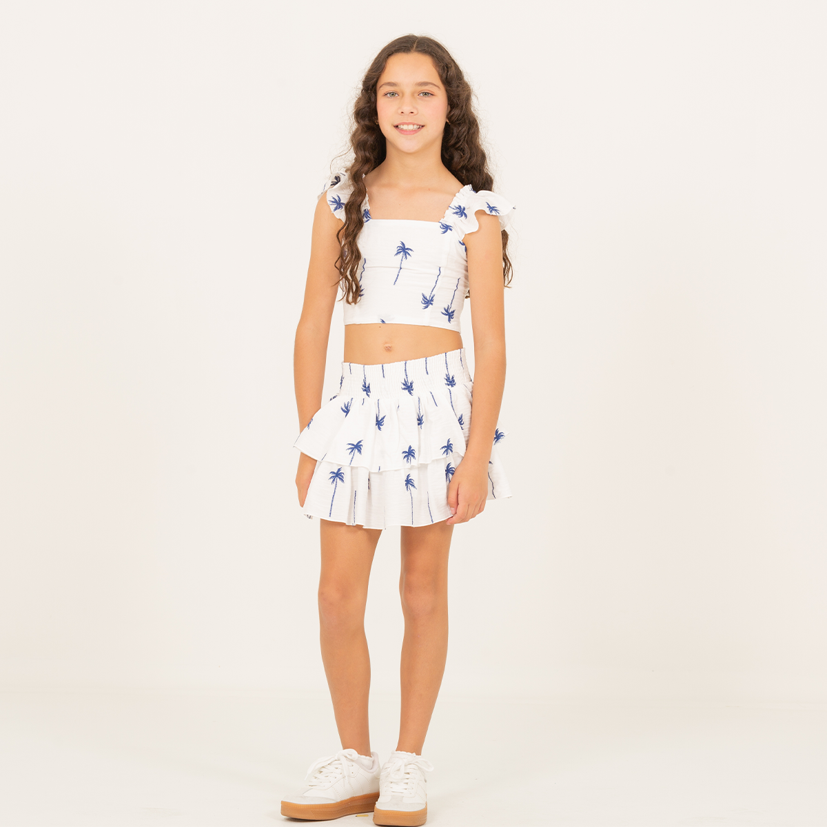 Falda short para niñas con diseño de palmeras bordadas