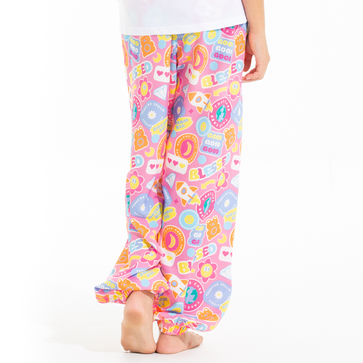 PIJAMA PARA NIÑAS DE PANTALÓN CON DISEÑO DE EMOJIS