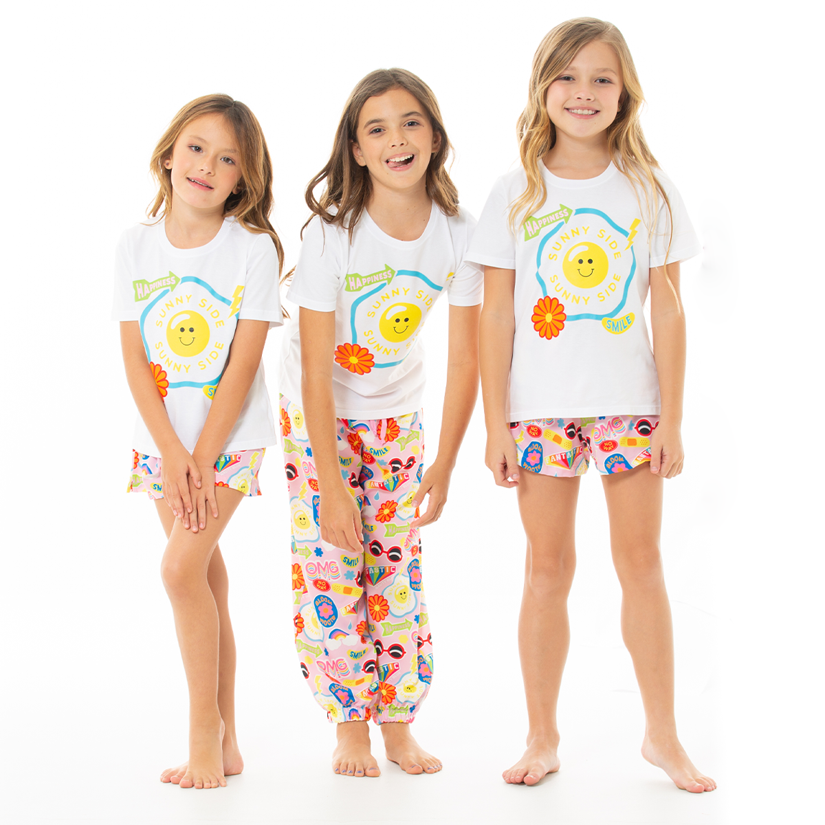 PIJAMA PARA NIÑAS DE SHORT CON DISEÑO DE EMOJIS