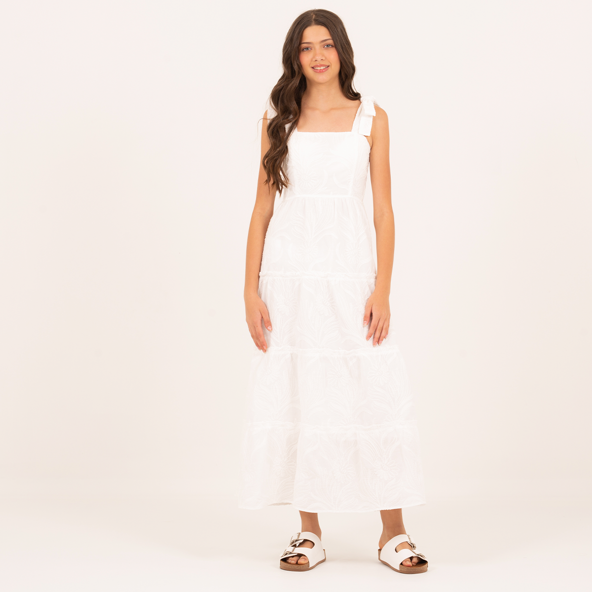 Vestido para niñas largo con diseño de ojalillo - blanco