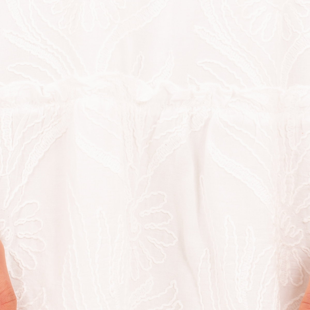 Vestido para niñas largo con diseño de ojalillo - blanco