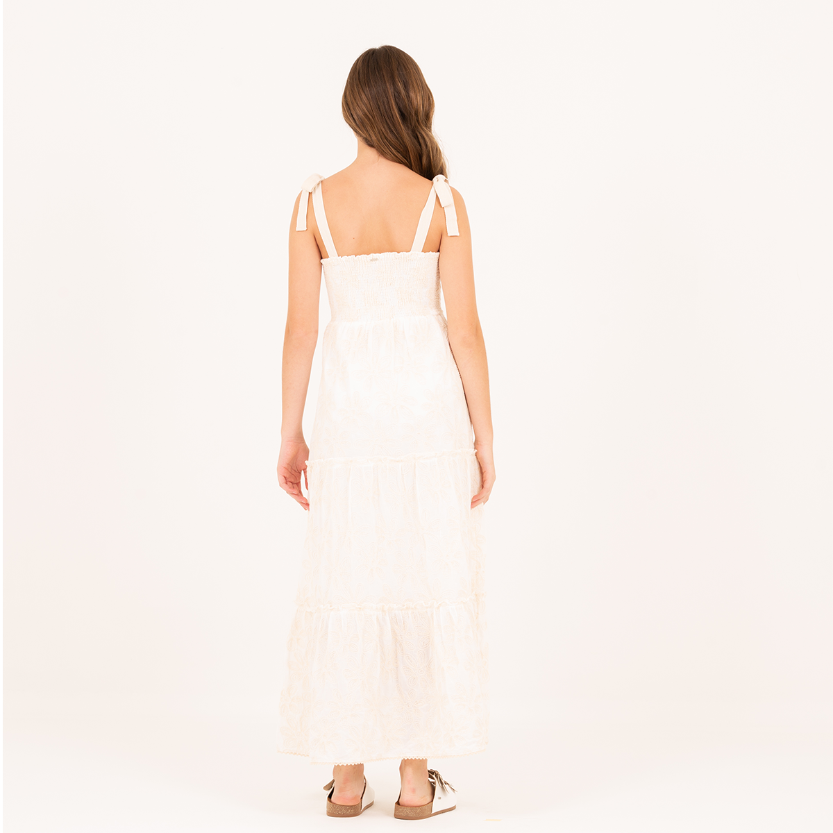 Vestido para niñas maxi bordado tono a tono – Marfil