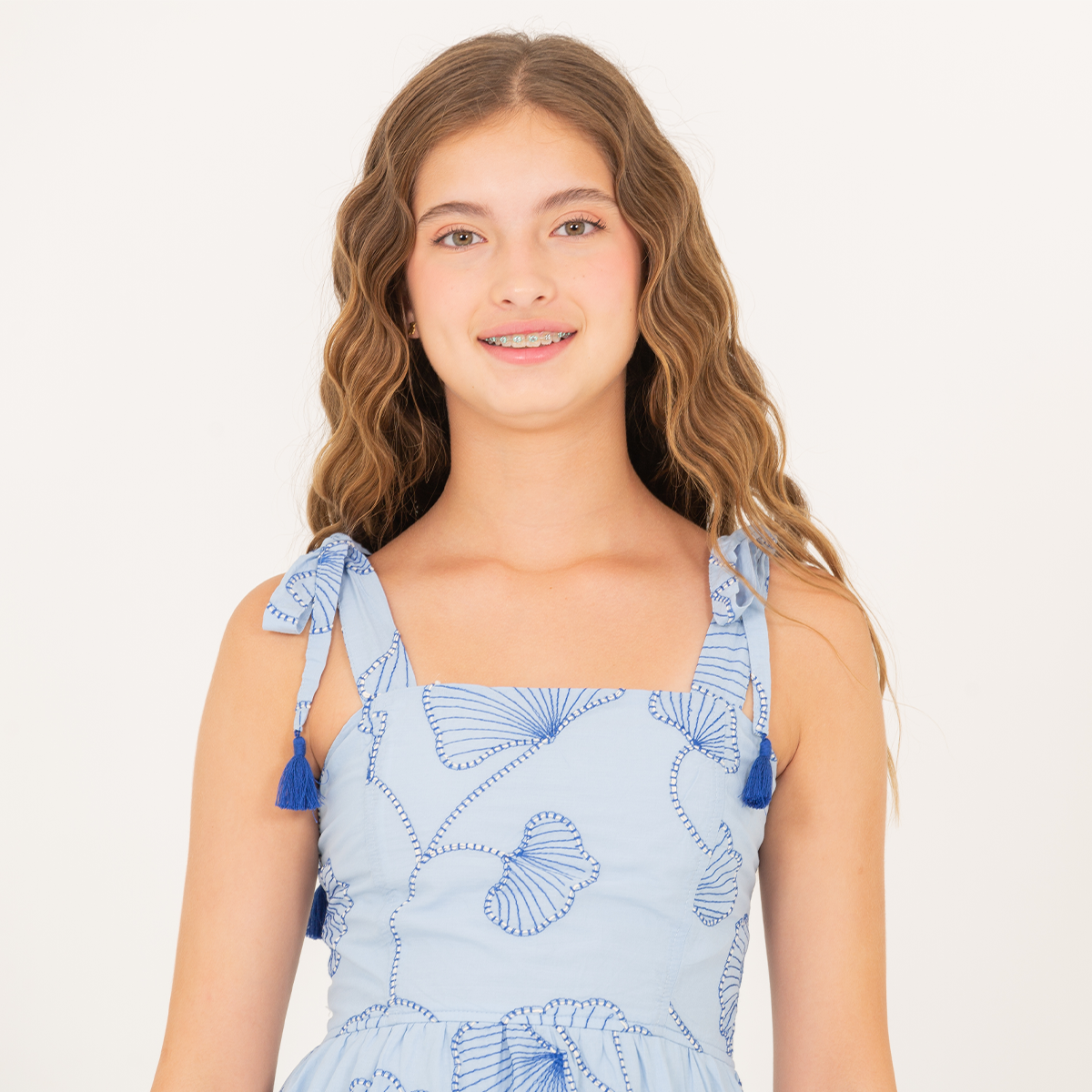 Vestido para niñas largo con diseño bordado floral - Azul
