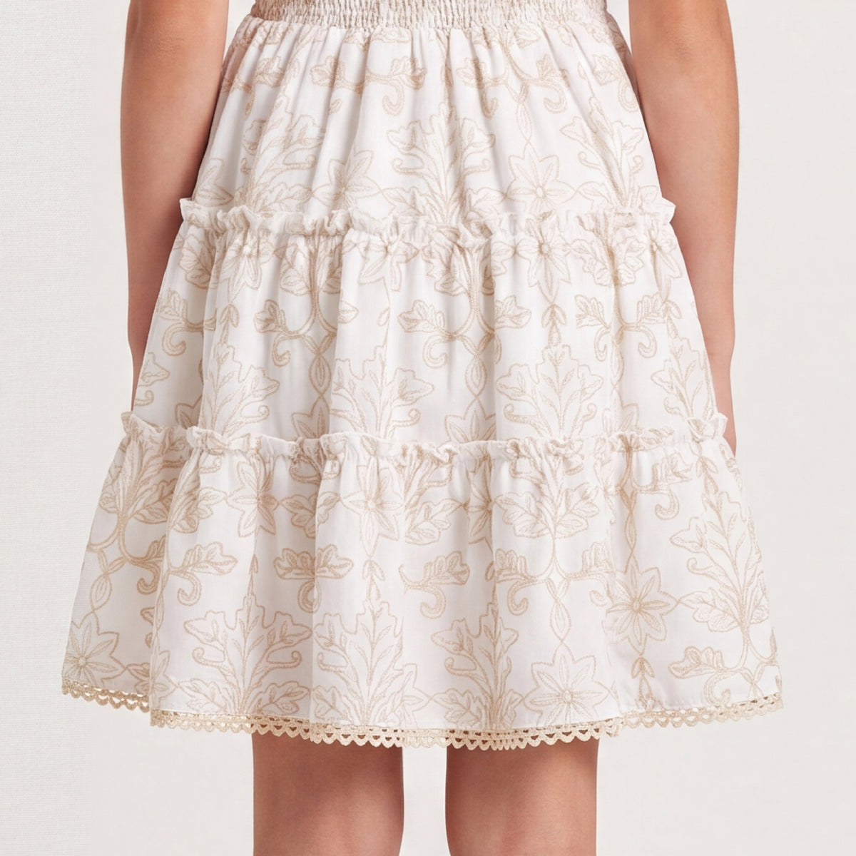 Vestido para niñas bordado tono a tono – Marfil