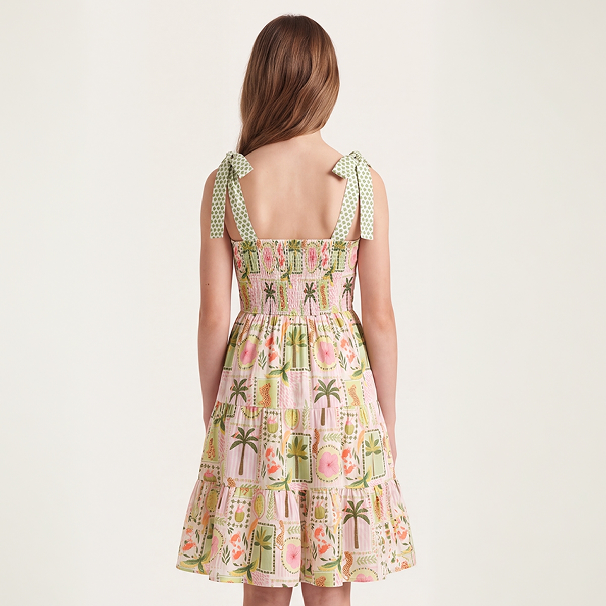 Vestido para niñas con diseño estampado amazonico