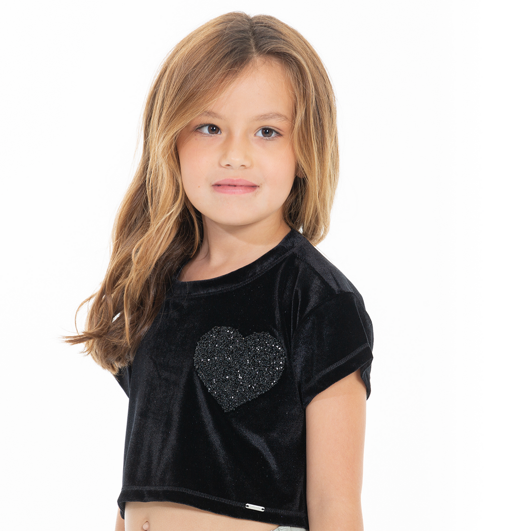CAMISETA PARA NIÑAS CORTA CON APLIQUE