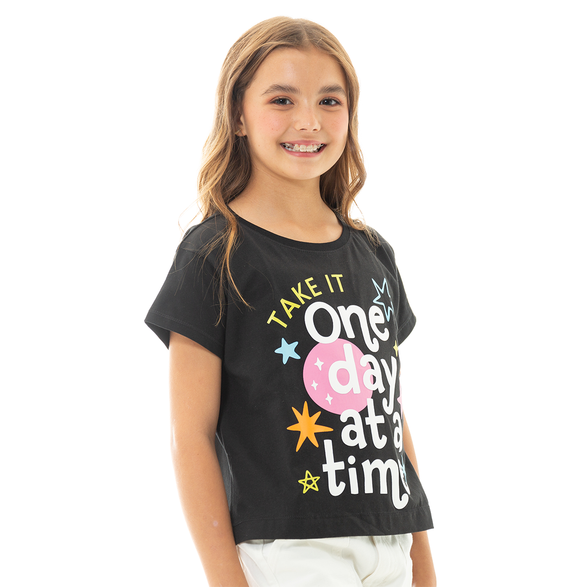 CAMISETA PARA NIÑAS CON ESTAMPADO