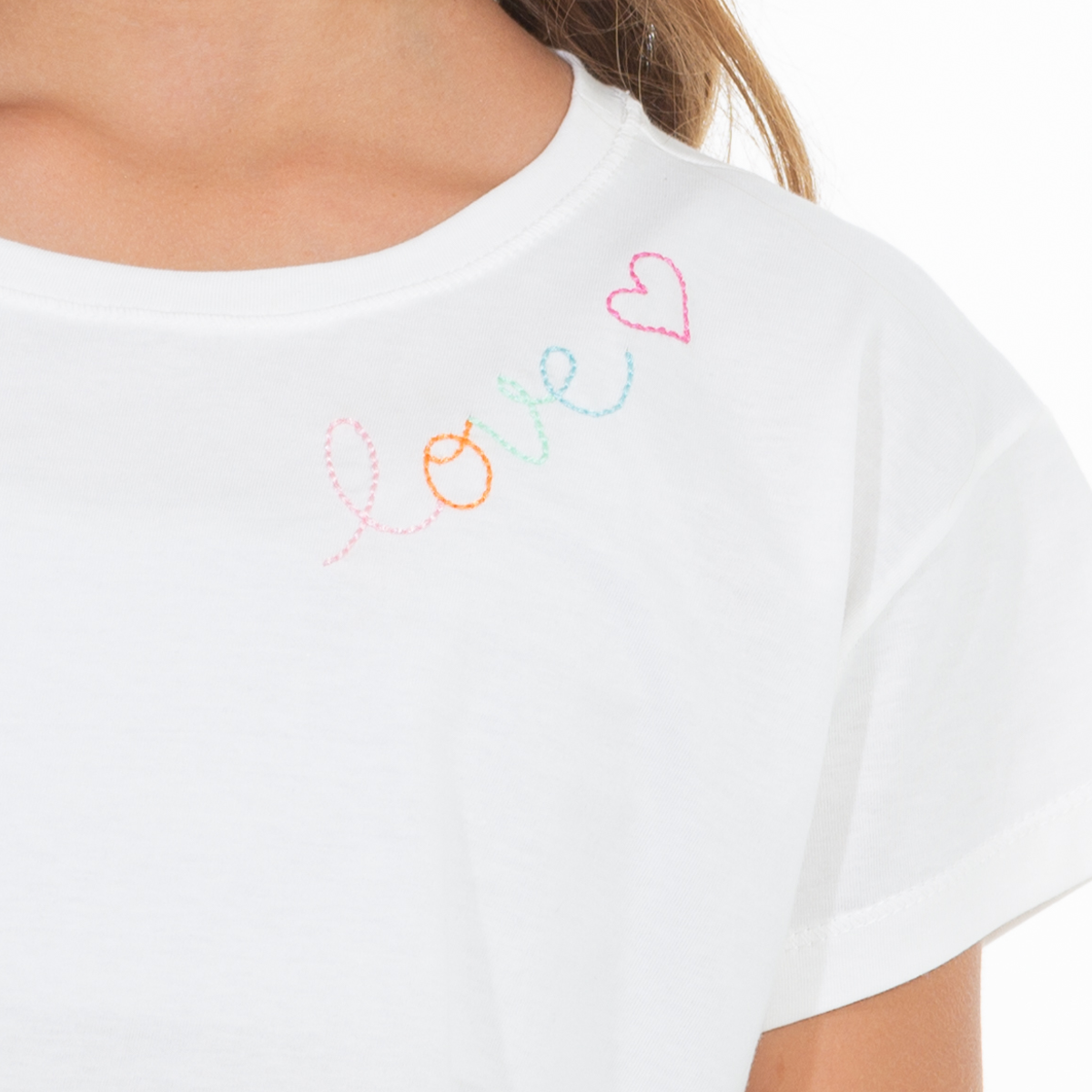 CAMISETA PARA NIÑAS CORTA BORDADA