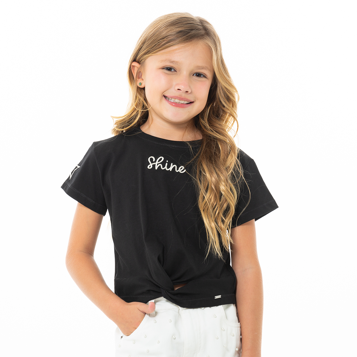 CAMISETA PARA NIÑAS CON DISEÑO BORDADO