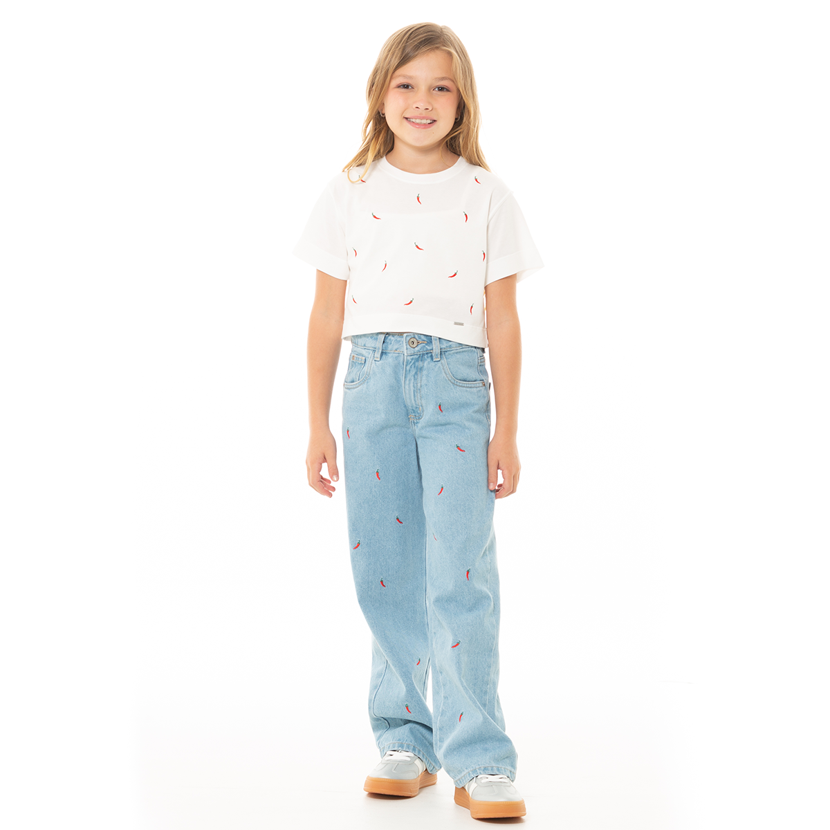 CAMISETA PARA NIÑAS CORTA CON CHILES BORDADOS
