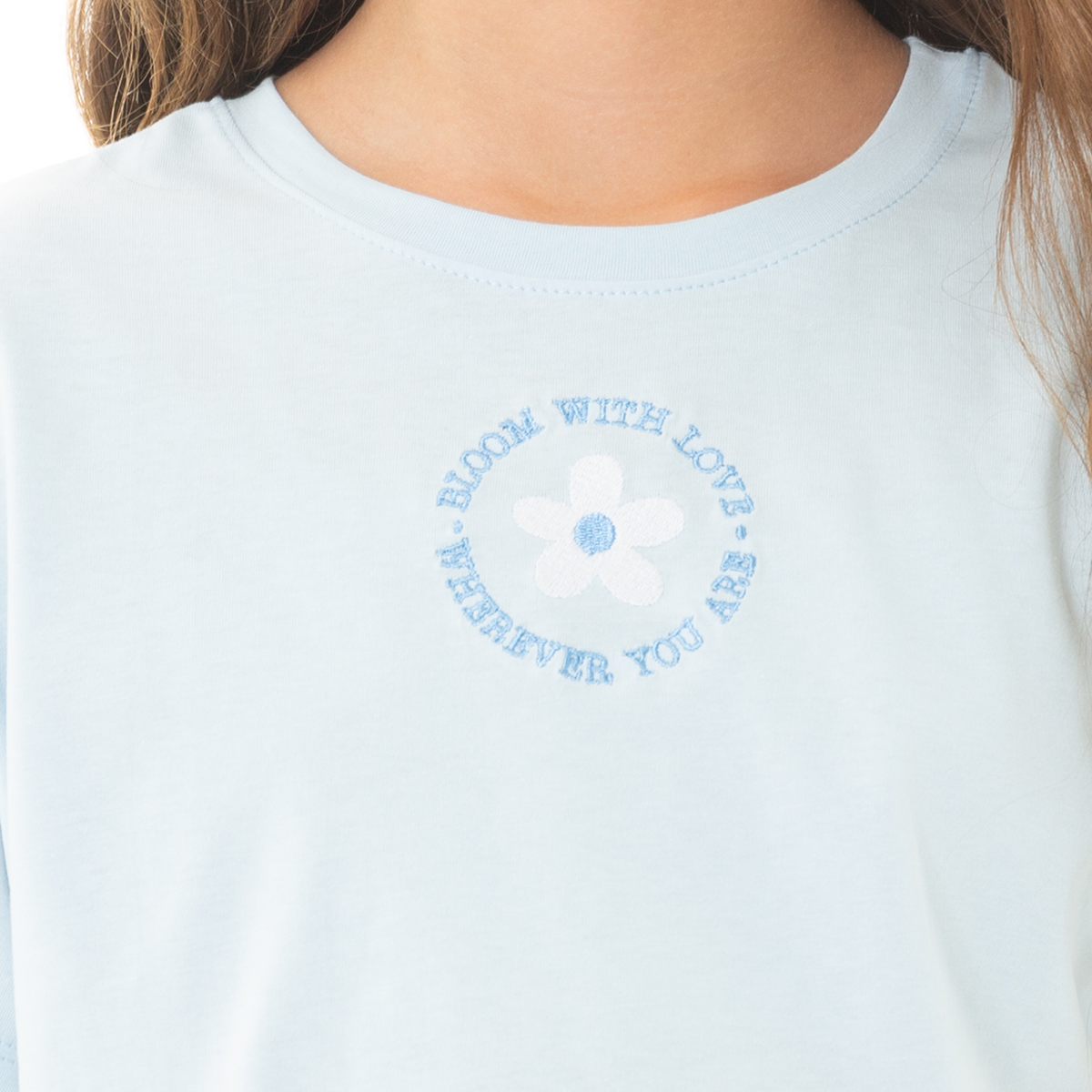 CAMISETA PARA NIÑAS CON DISEÑO BORDADO
