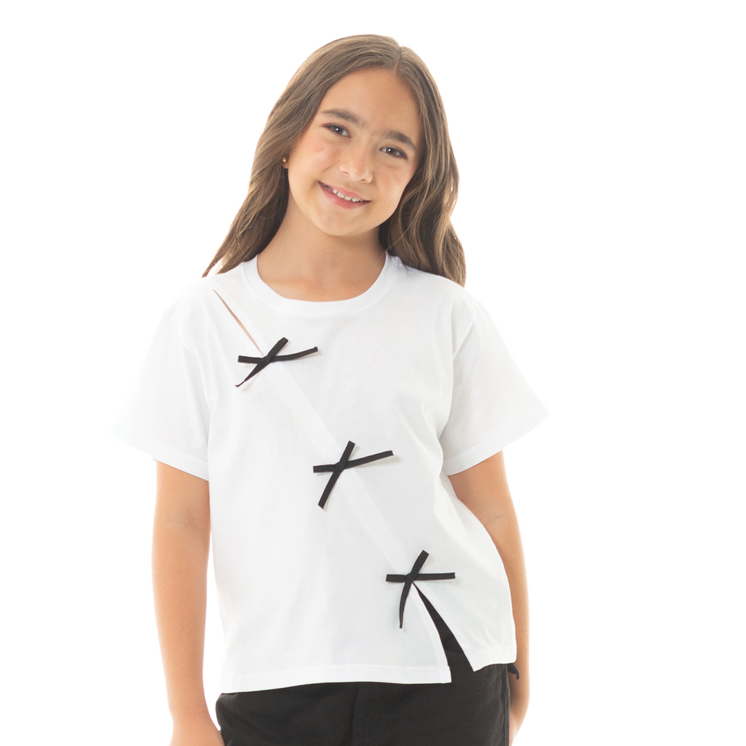 CAMISETA PARA NIÑAS CON LAZOS DECORATIVOS