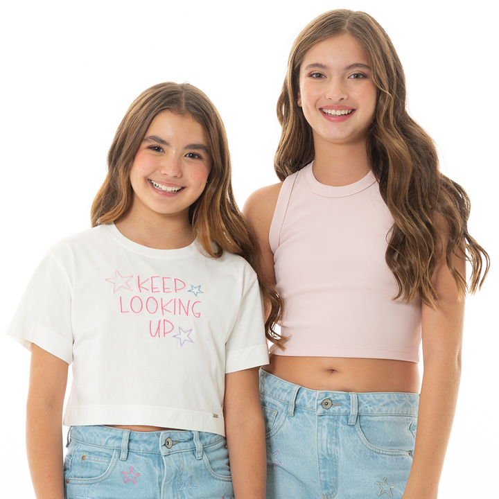 CAMISETA CROP PARA NIÑA CON BORDADO KEEP LOOKING UP