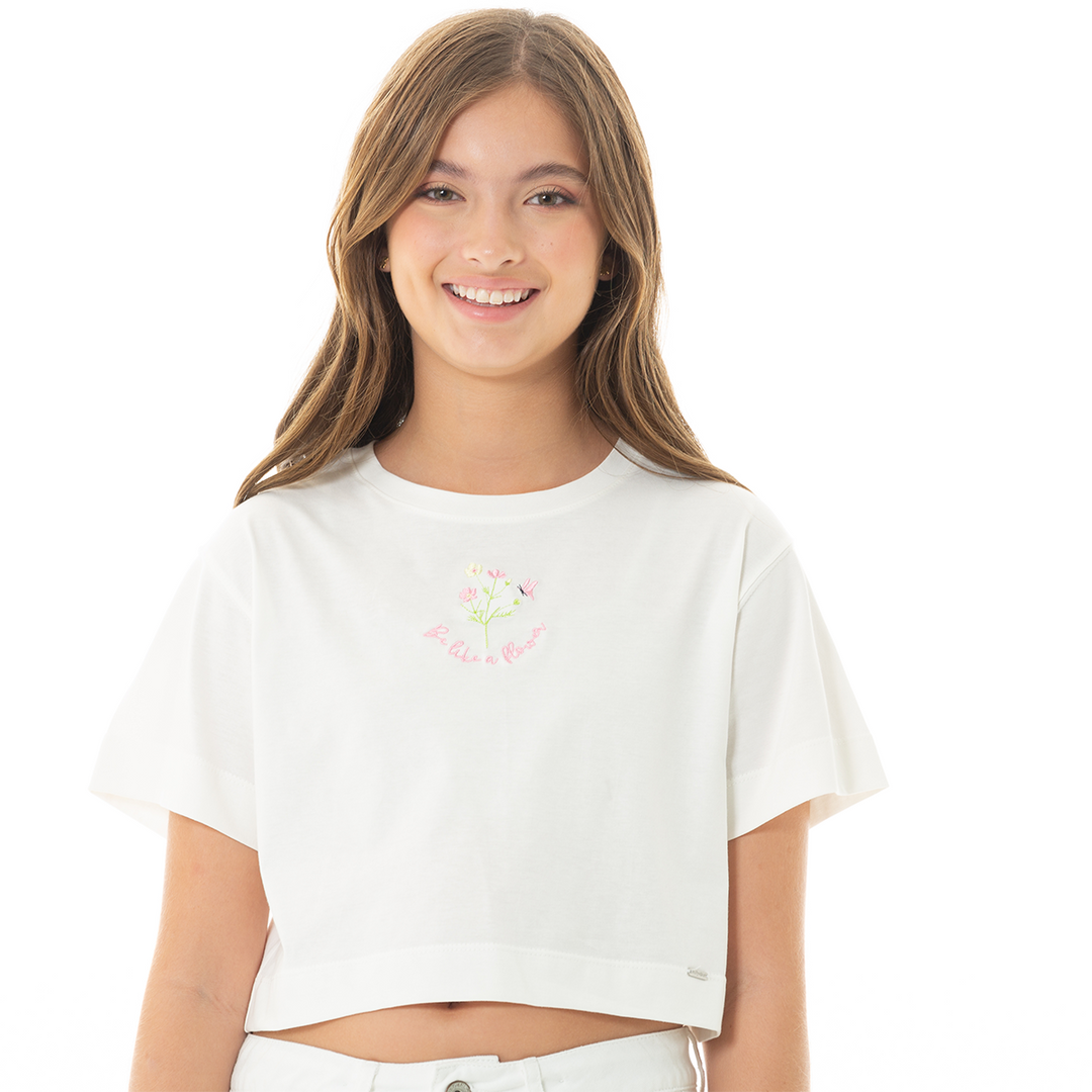 CAMISETA CROP PARA NIÑA CON DISEÑO FLORAL BORDADO