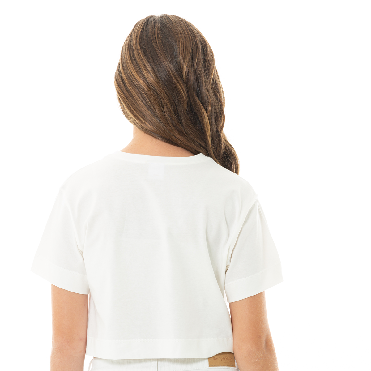 CAMISETA CROP PARA NIÑA CON DISEÑO FLORAL BORDADO