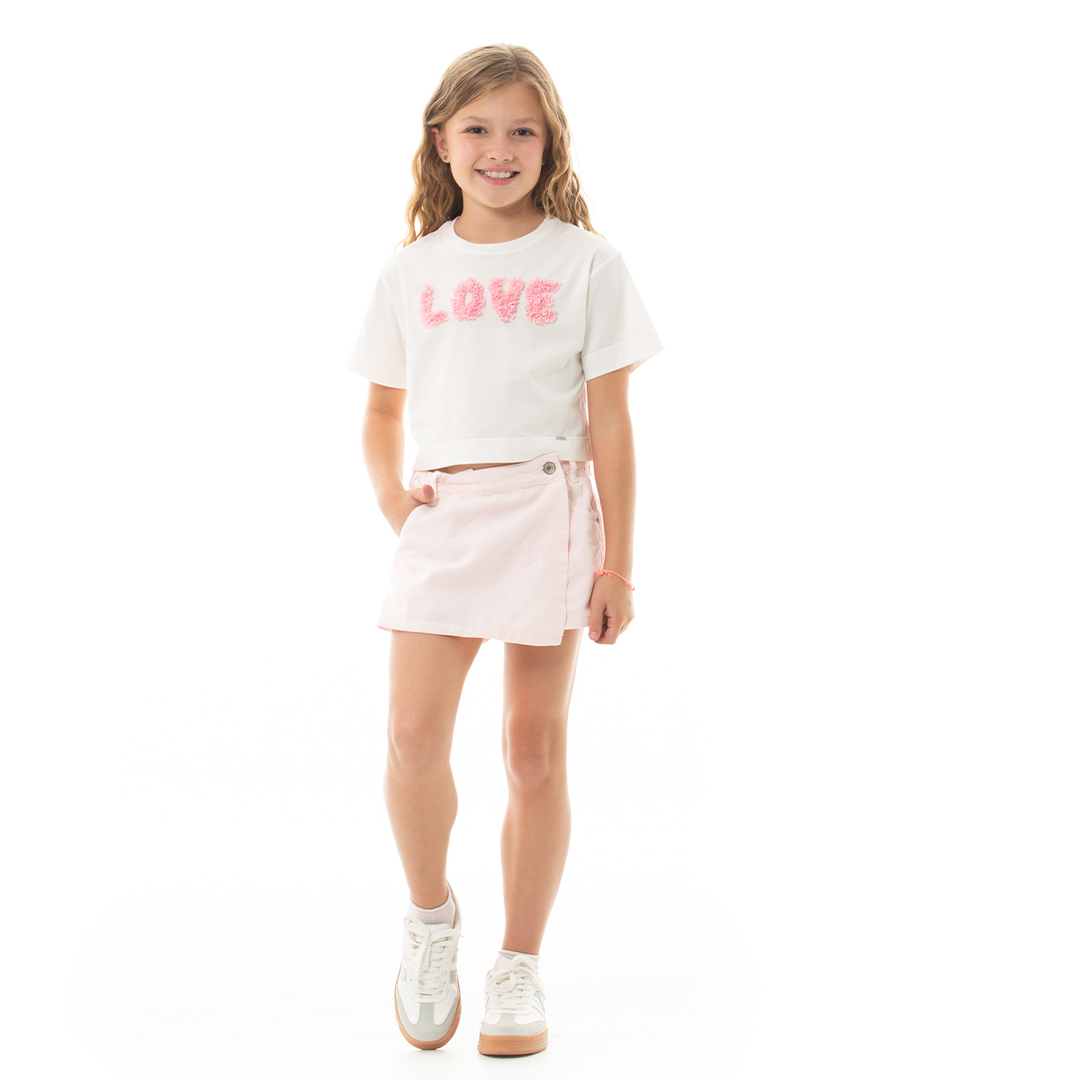 CAMISETA TIPO CROP PARA NIÑA CON APLIQUE - LOVE