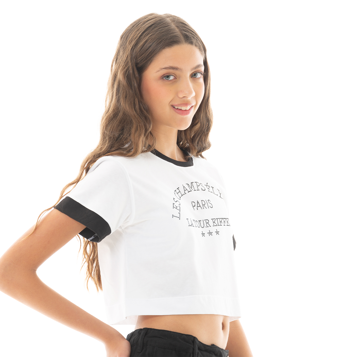 CAMISETA CROP PARA NIÑA CON DETALLES EN PEDRERIA