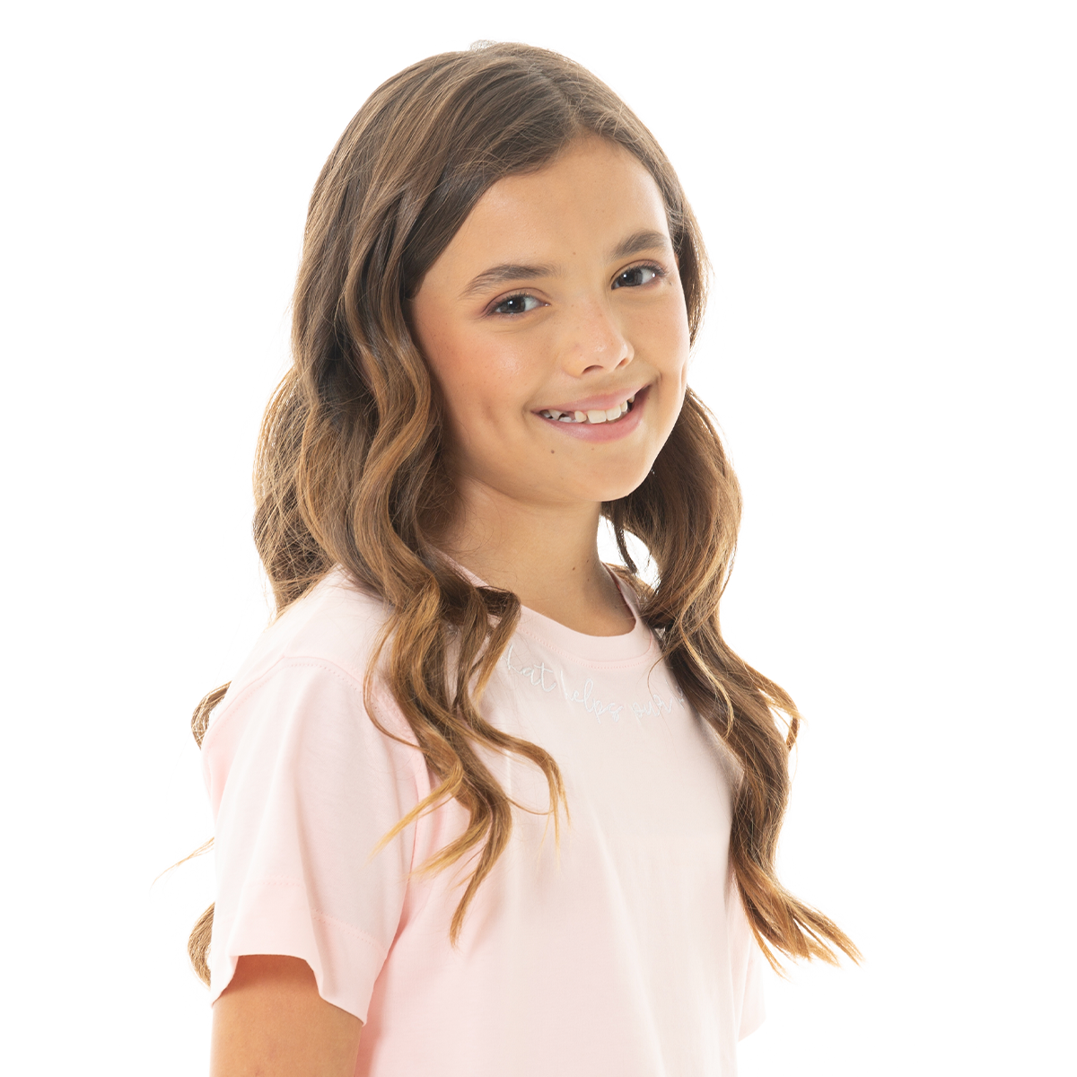 CAMISETA CROP PARA NIÑAS CON DISEÑO BORDADO