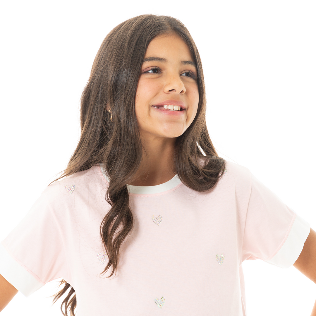 CAMISETA PARA NIÑA CON ESTAMPADO DE PIEDRERIA