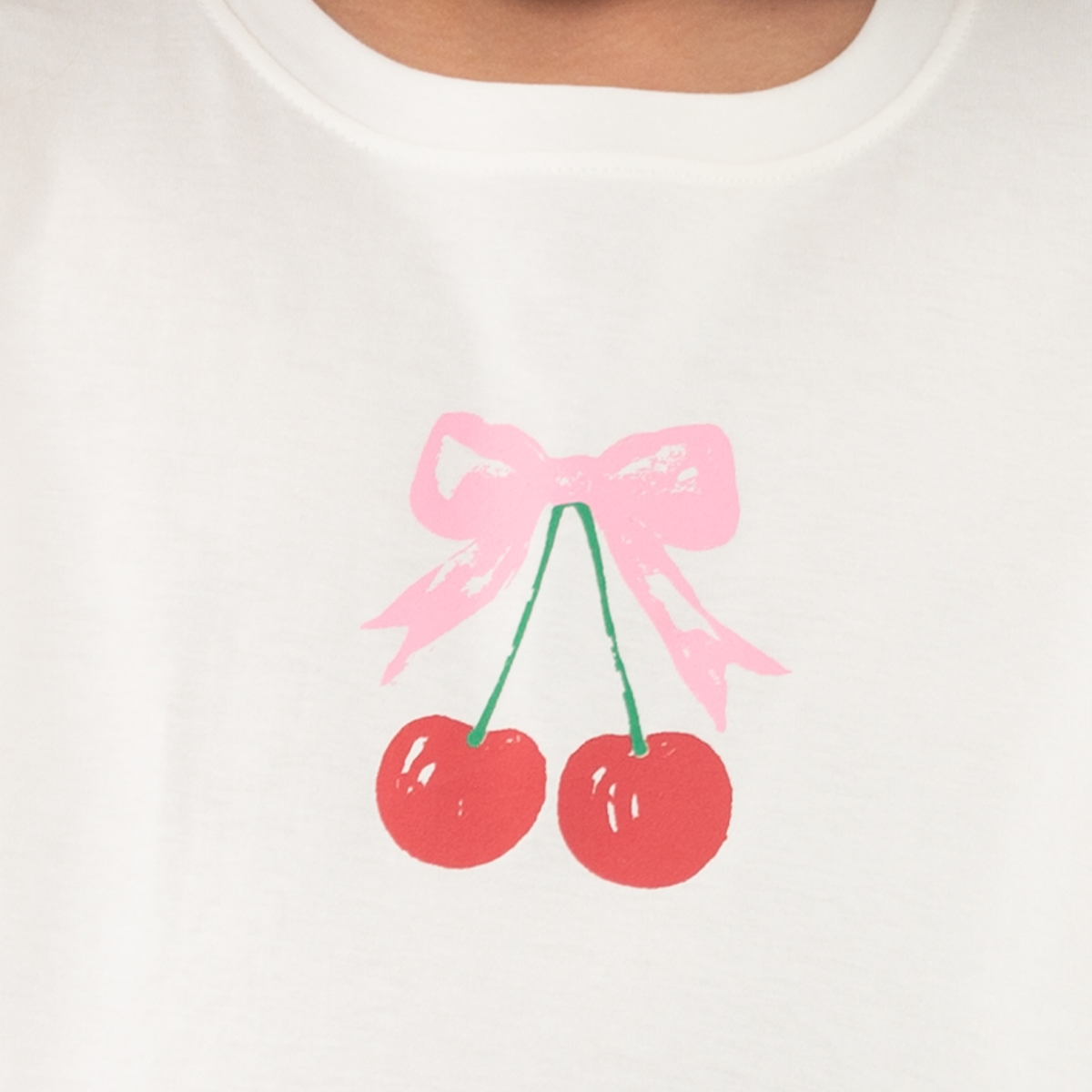 CAMISETA PARA NIÑAS CON DISEÑO ESTAMPADO DE CEREZAS