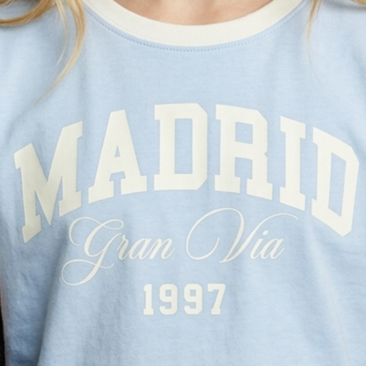 Camiseta para niñas “madrid” – azul claro
